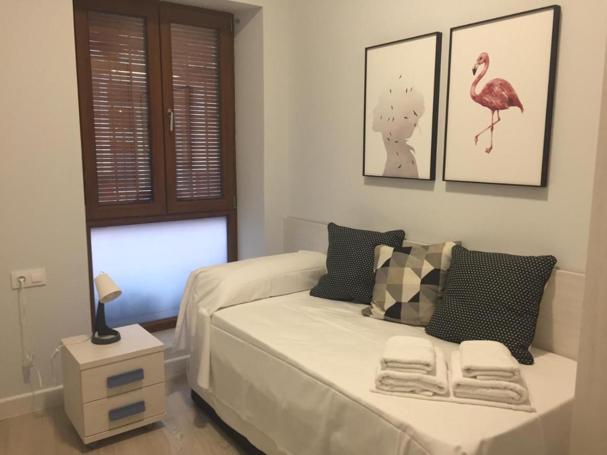 Apartamentos La Encarnacion III ロス・アルカサレス エクステリア 写真