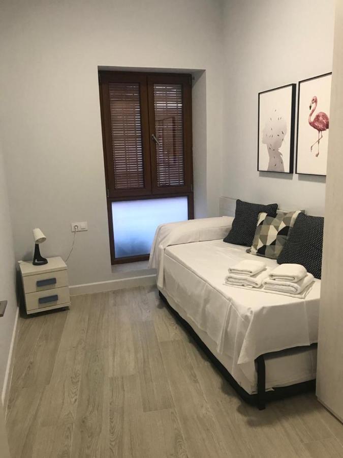 Apartamentos La Encarnacion III ロス・アルカサレス エクステリア 写真