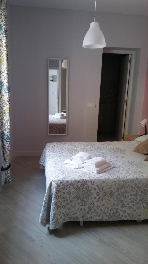 Apartamentos La Encarnacion III ロス・アルカサレス エクステリア 写真